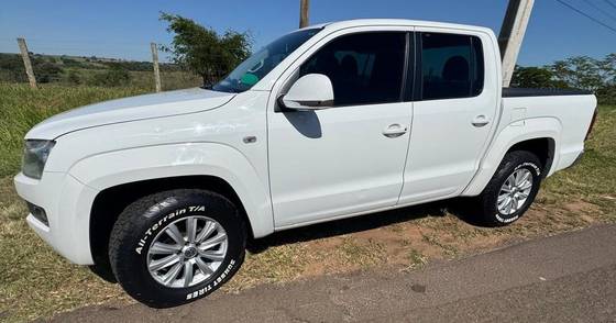 VOLKSWAGEN AMAROK 2.0 HIGHLINE 4X4 CD 16V TURBO INTERCOOLER DIESEL 4P AUTOMÁTICO